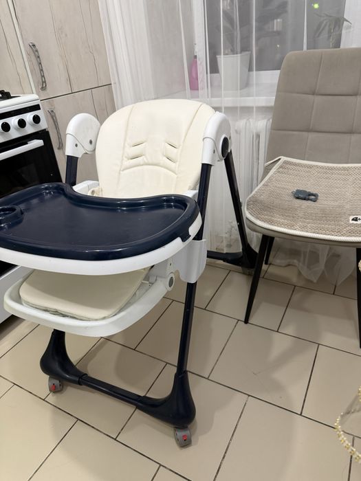 Стул для кормления детский