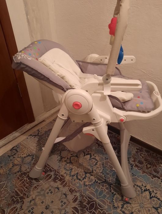 Продам стул для кормления новый