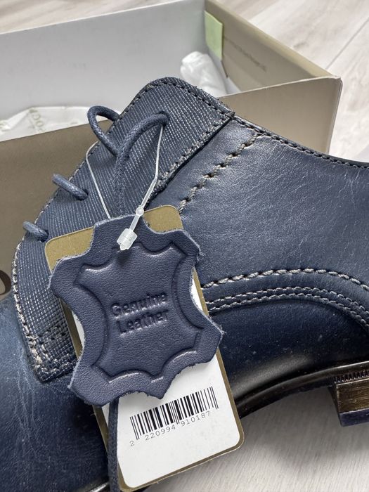 Vand pantofi din piele pentru barbati marimea 44 , firma Lasocki.