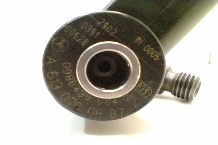Injector  2.7 cdi A6130700887 / 0986435054 Mercedes-Benz ML W163 (fac