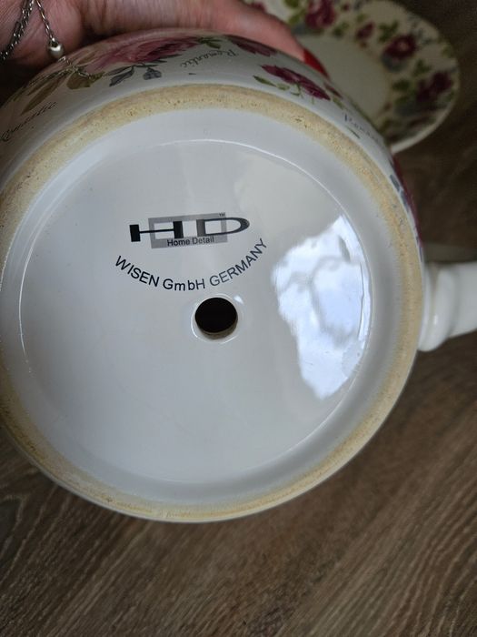 Кашпа с флорални мотиви