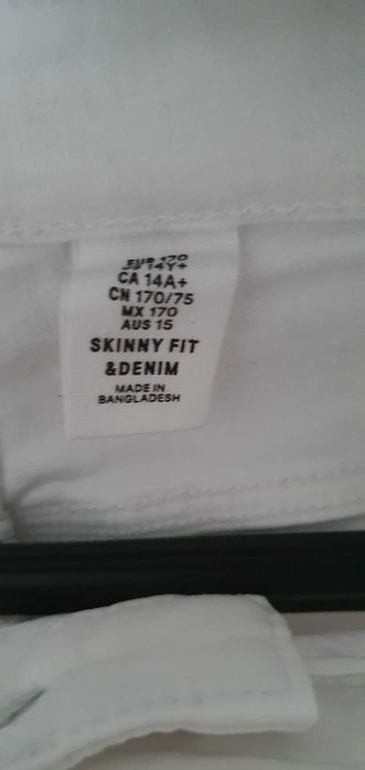 4 чифта дънки