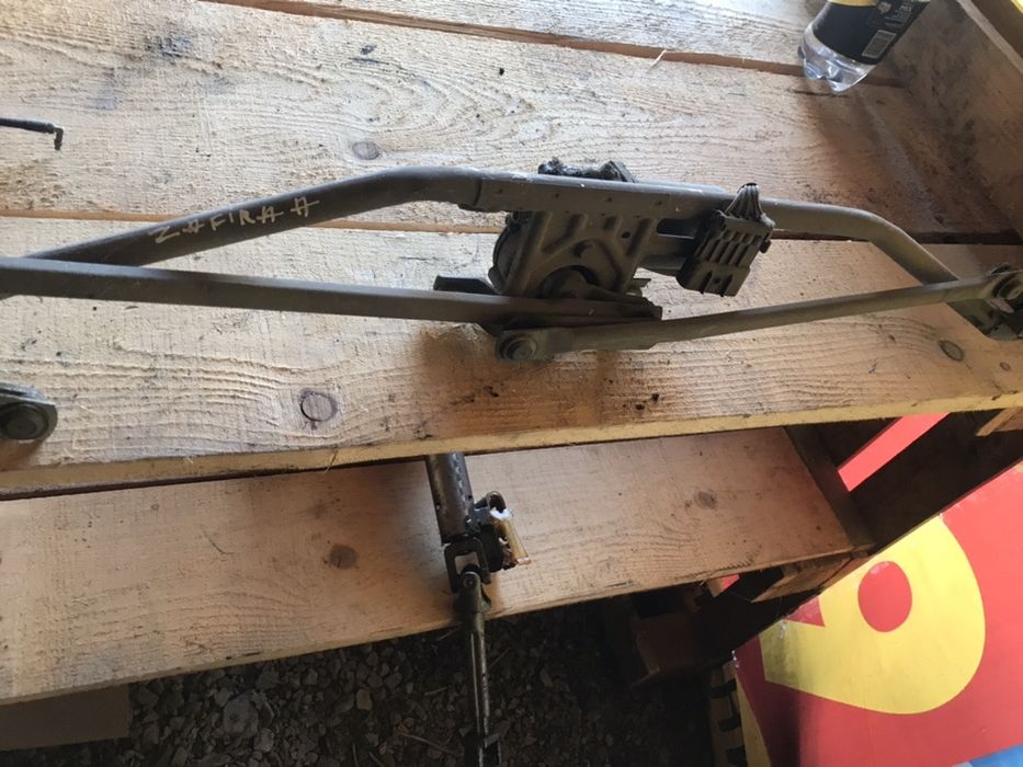 Моторче+механизъм чистачки Opel Zafira A