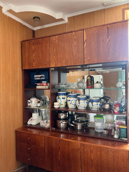 Продам сервант советский