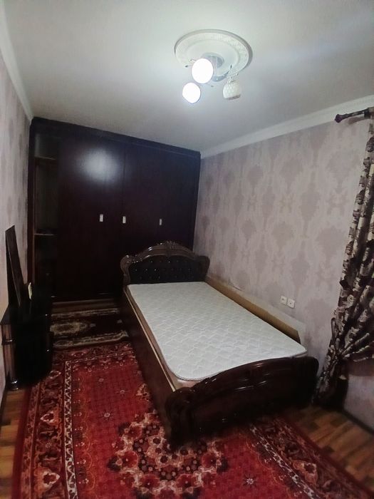 Продаётся 5 х комнатная квартира вторичка 2 квартиры в 1 этаже