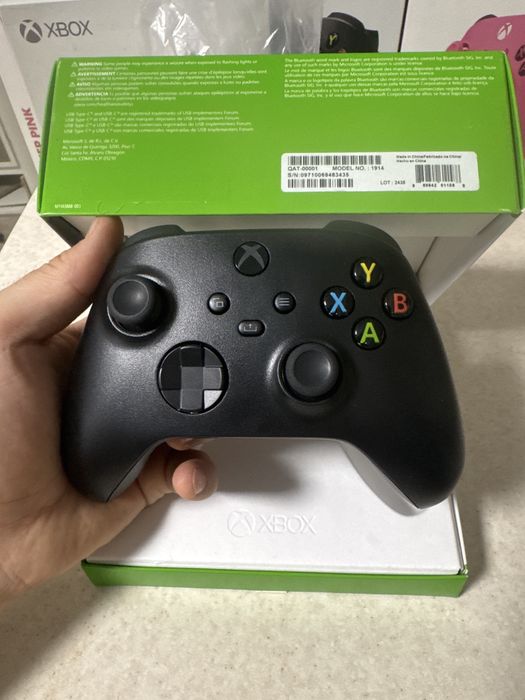 Продам б/у XBOX S/X геймпады