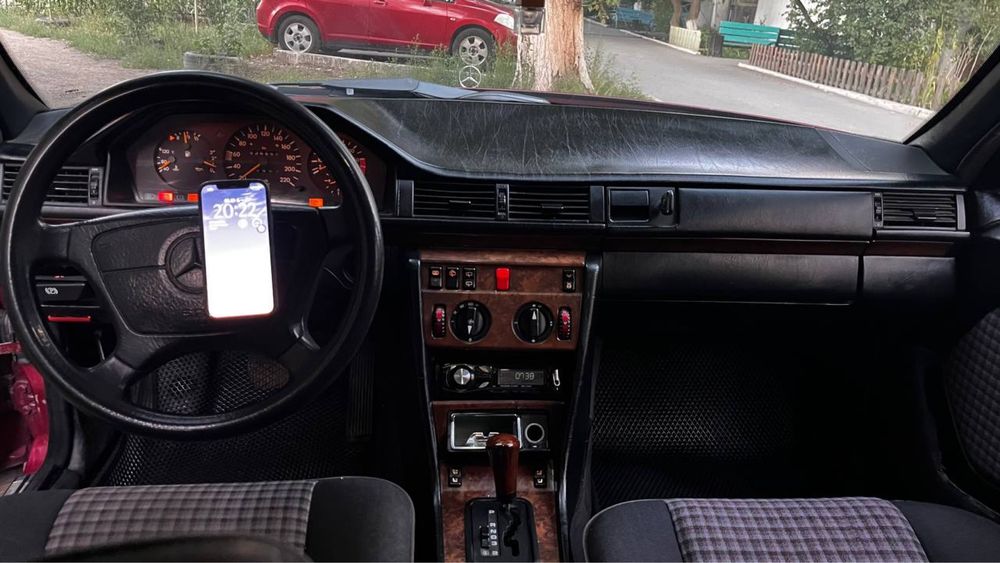 S 124 продам в отличном