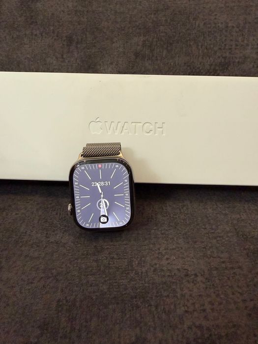 Apple Watch 11 46 mm Titanium.