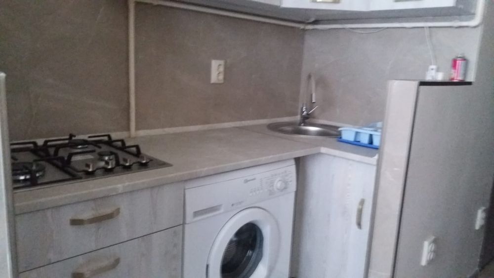 Închiriez garsoniera