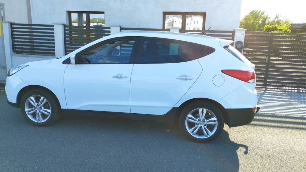 Vând Hyundai ix 35 .motorizare diesel de 1.7 crdi.stare foarte buna. An fabricație 2011 mașină personala