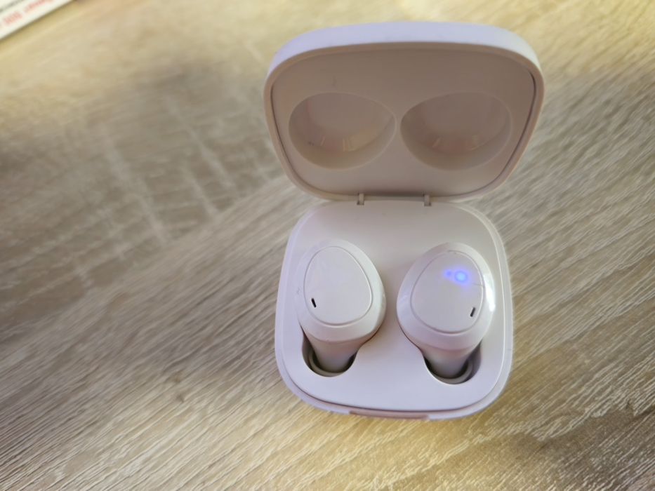 Продавам 3 модела  безжични слушалки ПЕРФЕКТНИ