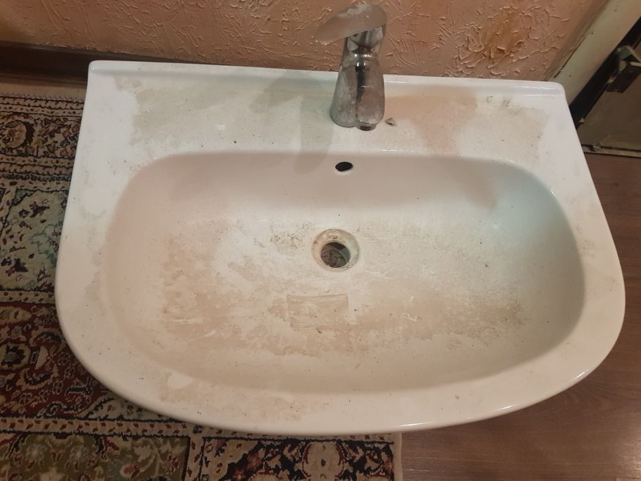 Раковина с тумбой