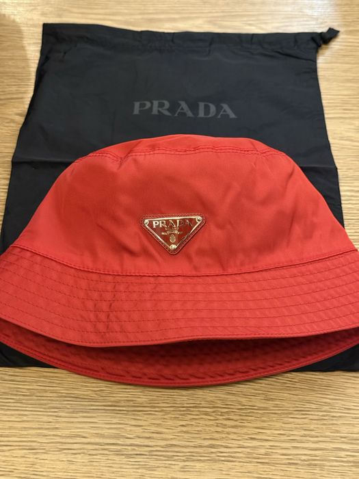 Оригинална PRADA шапка