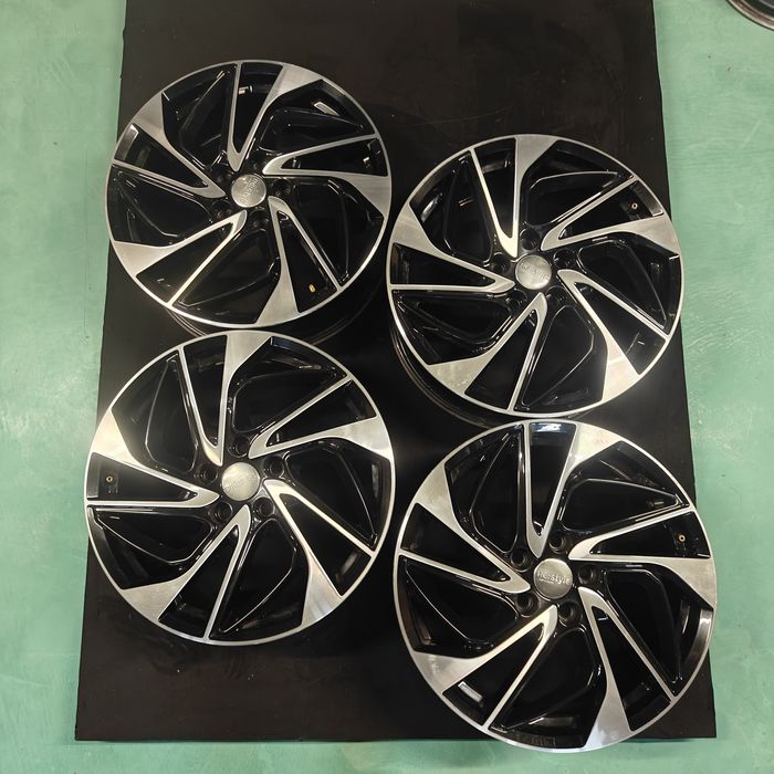 R18 PCD 5 *114,3 Комплект  легкосплавных дисков