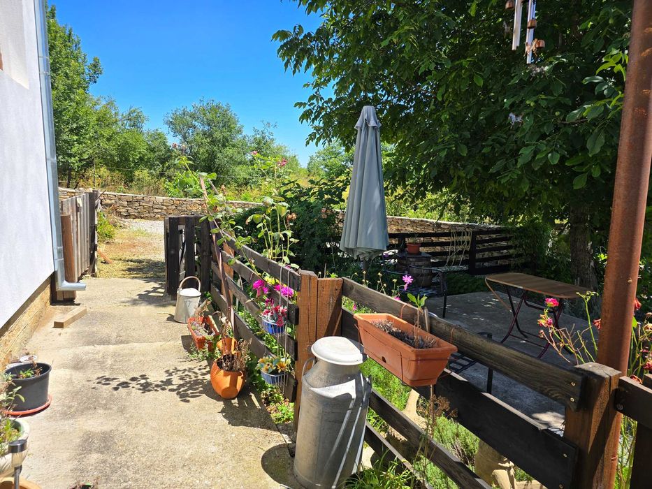 Реновирана къща  с гледка   в с. Гостилица / област Габрово