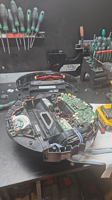 Reparații Aspiratoare Robot | Roboti de gradina | Mașini de Cafea | Scule Electrice | Diagnostic Rapid