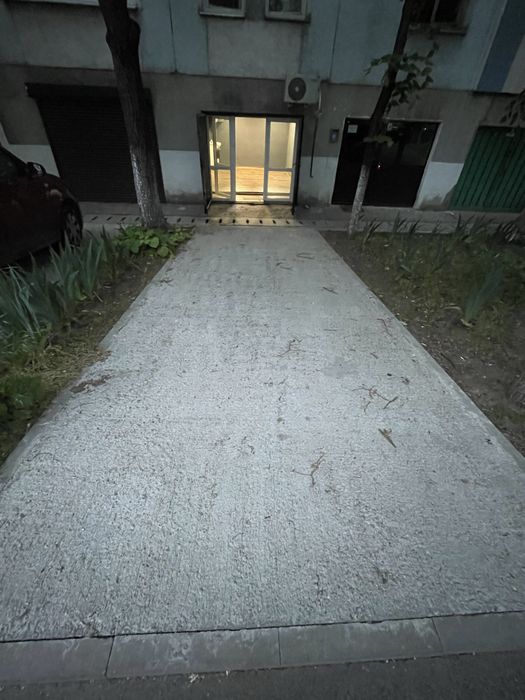 Spatiu comercial Metrou Valea Ialomitei- Drumul Taberei