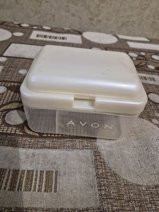Продается контейнер Avon для хранения