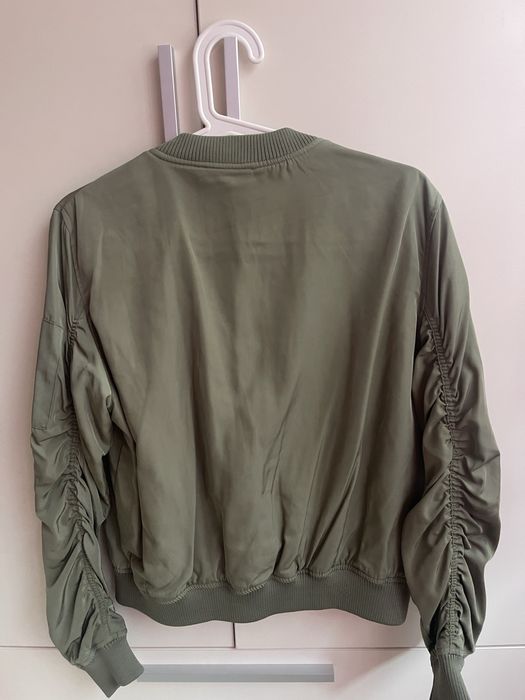 Зелено яке бомбър