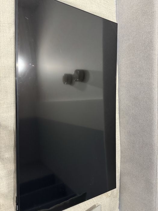 Продам телевизор samsung UE50AU8000UXCE