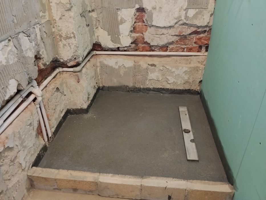 Renovari apartamente Bucuresti instalații walk-in shower dus rigola zugrăvire renovări integrale