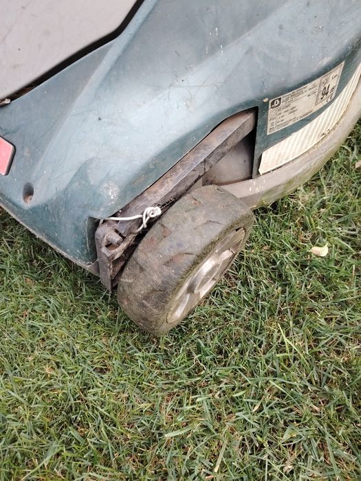 Mașina de tuns gazon