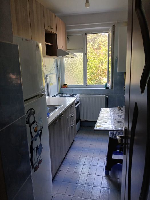 Inchiriez apartament 2 camere Piata 1 mai