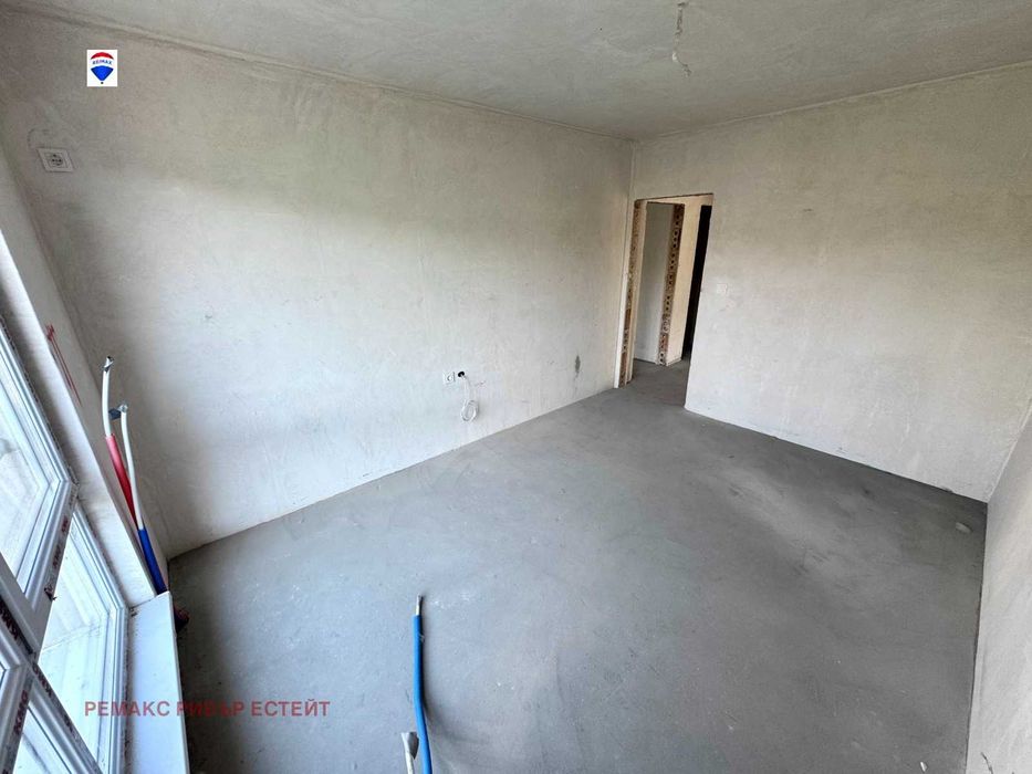 Продава се Тристаен апартамент в Русе, Център - 95 кв.м за 2011 €/кв.м - Снимка #7