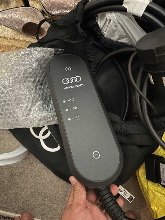 Stație de încărcare auto încărcător Audi E Tron