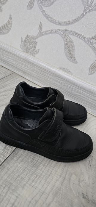 Продам детский кожаный туфли на мальчика