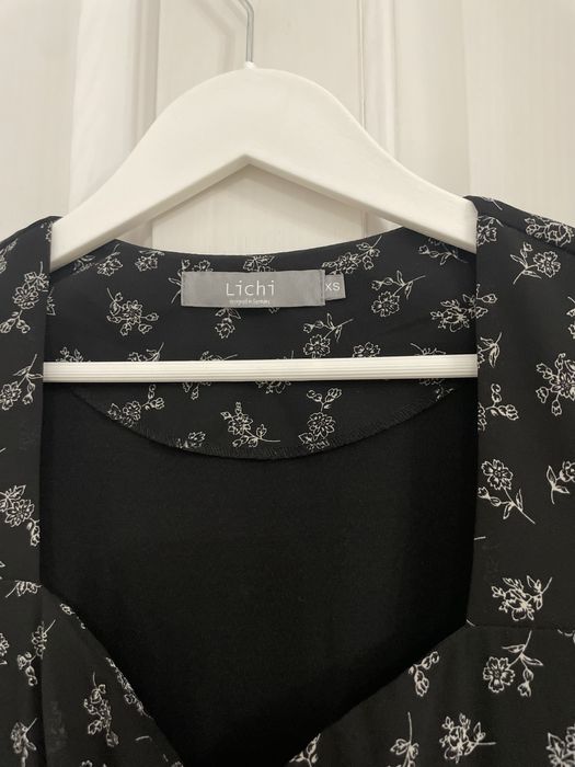 Платье от бренда Lichi