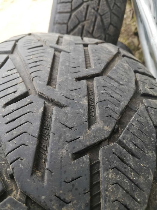 Jenti cu anvelope bune  215/60 R17 96 H   ;235 /45 R17 94 H