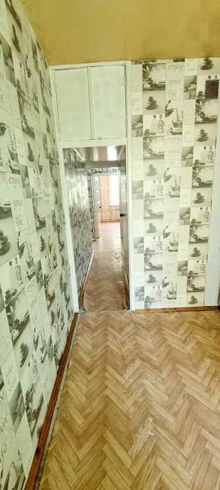 ПРОДАЕТСЯ 3-х комнатная кв. в центры г.Навои! ул. И. Каримова 114а-14