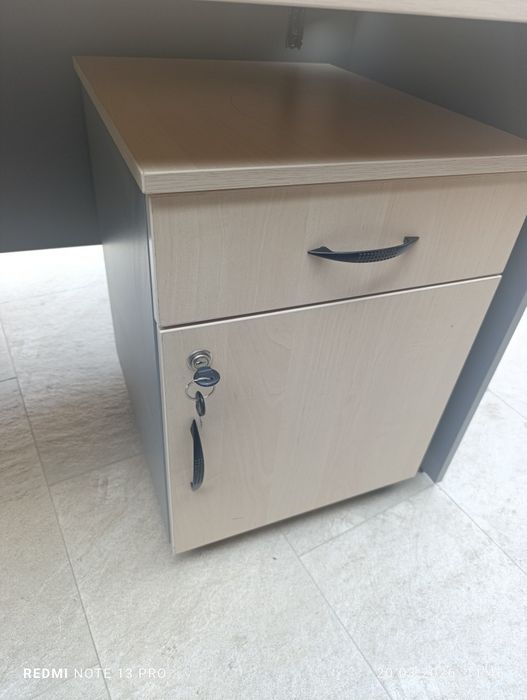 Продам офисный стол