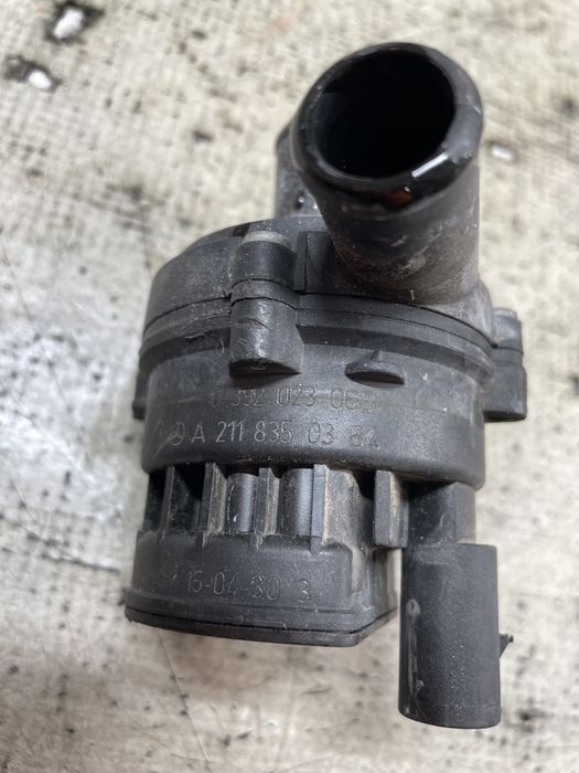 pompa apa mercedes c-class w205/s205 break  2.2 motorina 2015