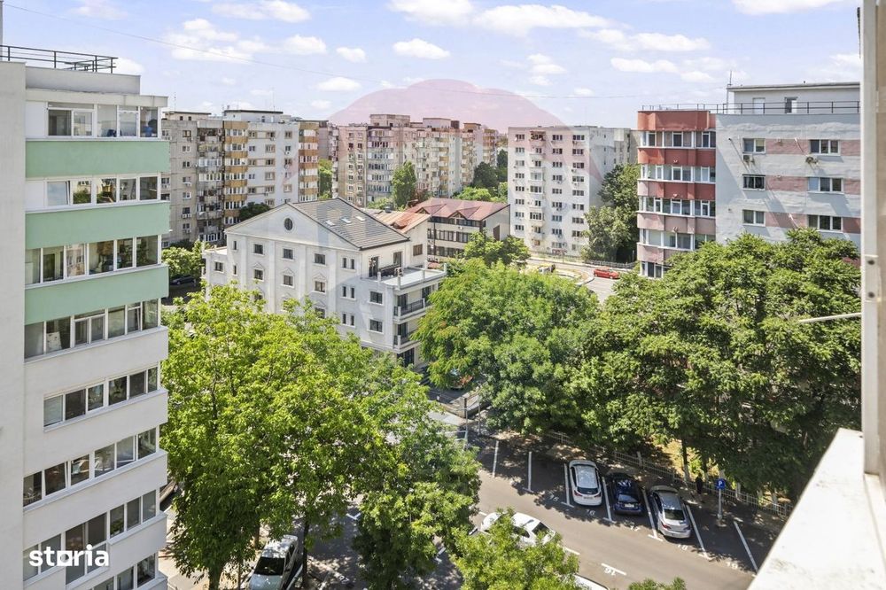 Apartament cu 4 camere de vânzare în zona Sebastian