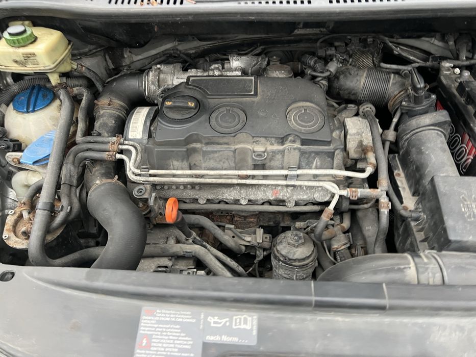 Bara fata! Capota motor! Vw caddy fab 2008 motor 1,9 bls