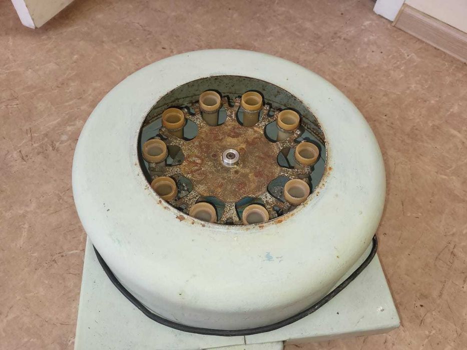 Продам  центрифугу 2 шт