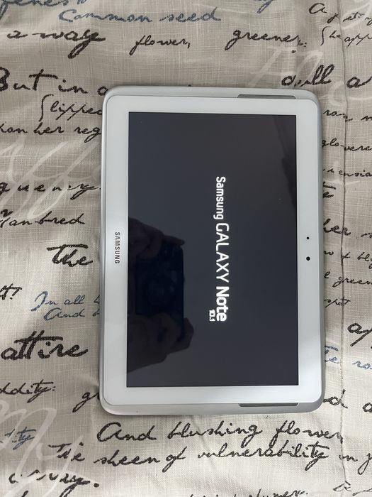 Планшет Samsung Galaxy Note 10.1 СРОЧНО ПРОДАМ с SD картой