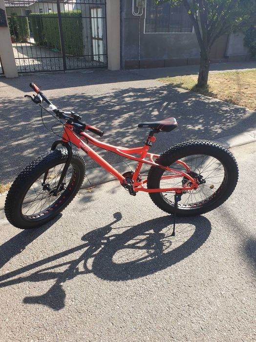 Vand bicicleta fat bike aproape noua