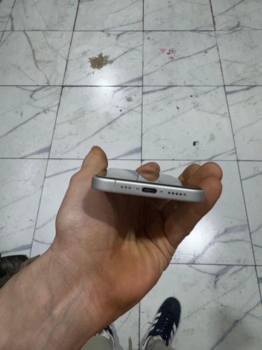 Продам Айфон 16 128 гб идеал