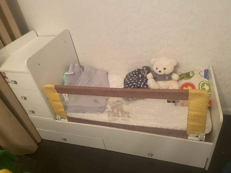 Детская кроватка