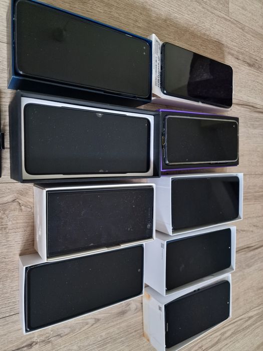 Lot de telefoane full box in stare foarte buna(unele sunt noi)