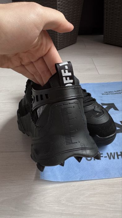 Off White Odsy - 1000 Negri