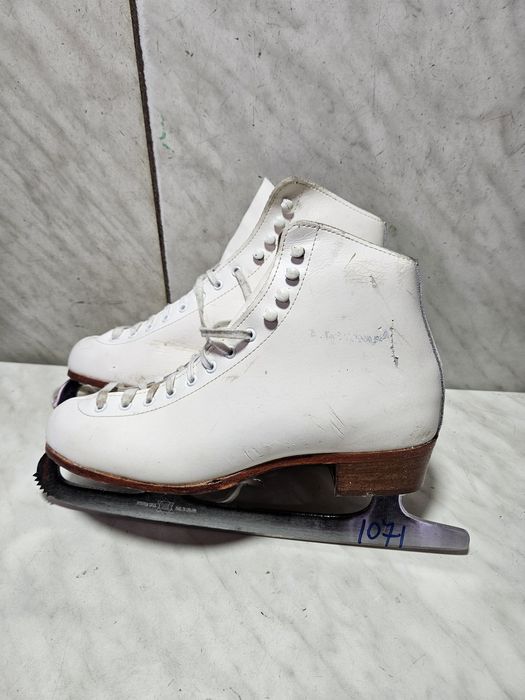 Patine 1071 gheata patinaj artistic  Riedell marime 41-42   (26,8   cm