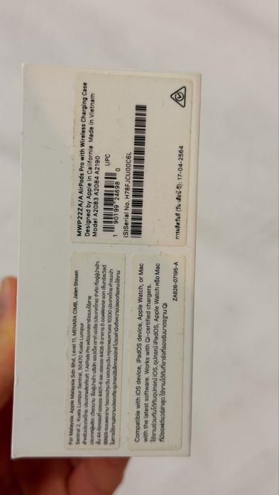 Продам наушники Airpods