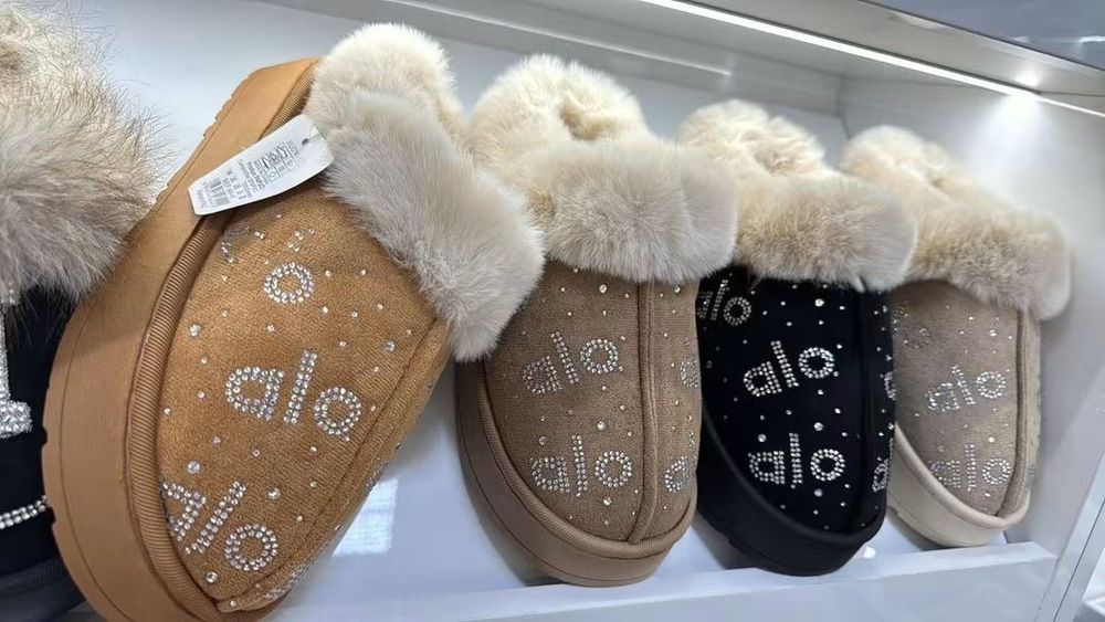 Papuci UGG detalii in privat