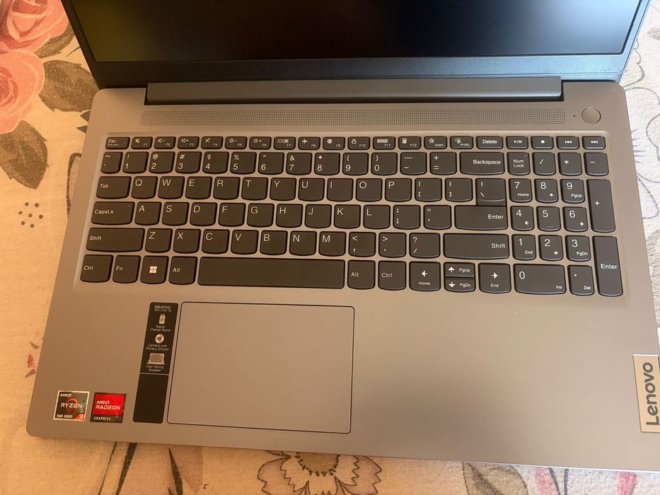 Lenovo IdeaPad Slim 3 15AMN8 | Ryzen, 512GB SSD NVMe | Ecran Boot
