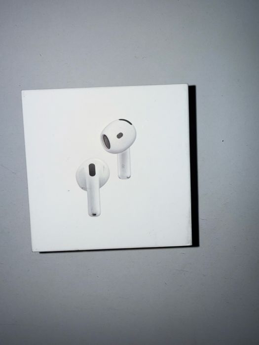 Apple AirPods 4 с активным шумоподавлением (ANC) — новые из Америки