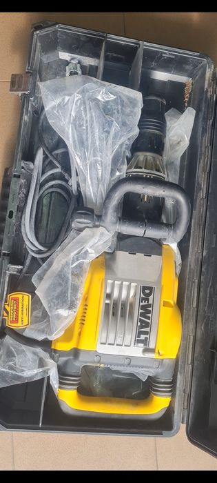 Къртач под наем.         .